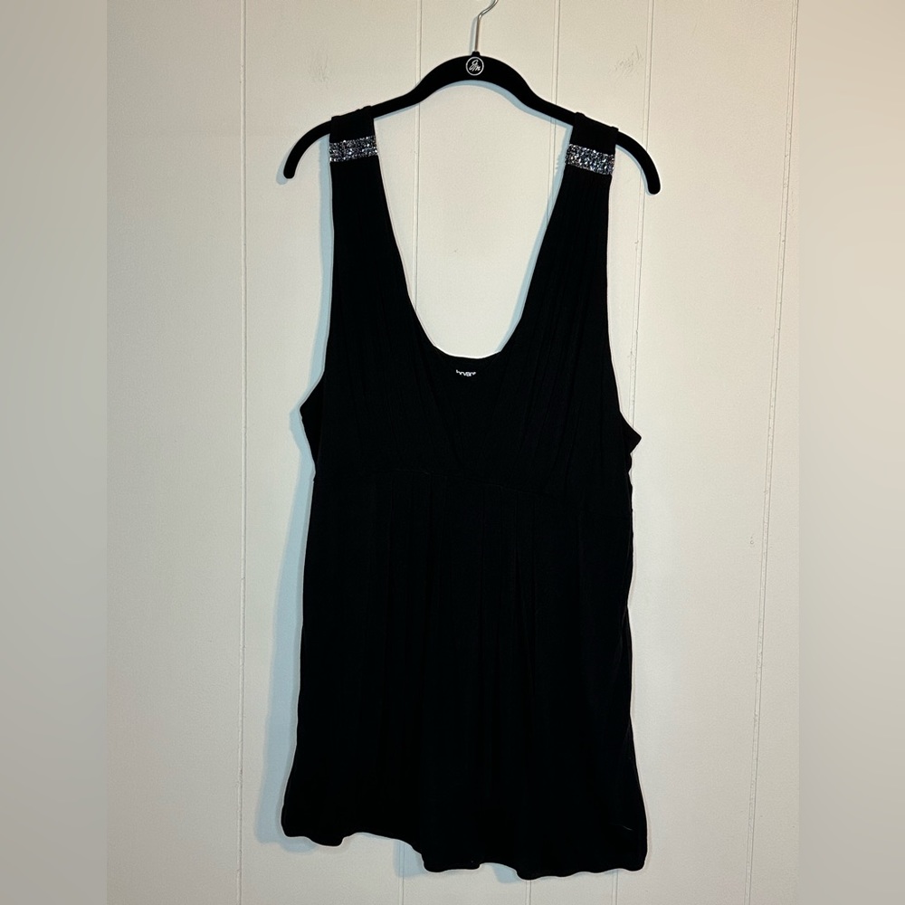 Lane Bryant black bubble hem tank with sequin accents size 22/24.